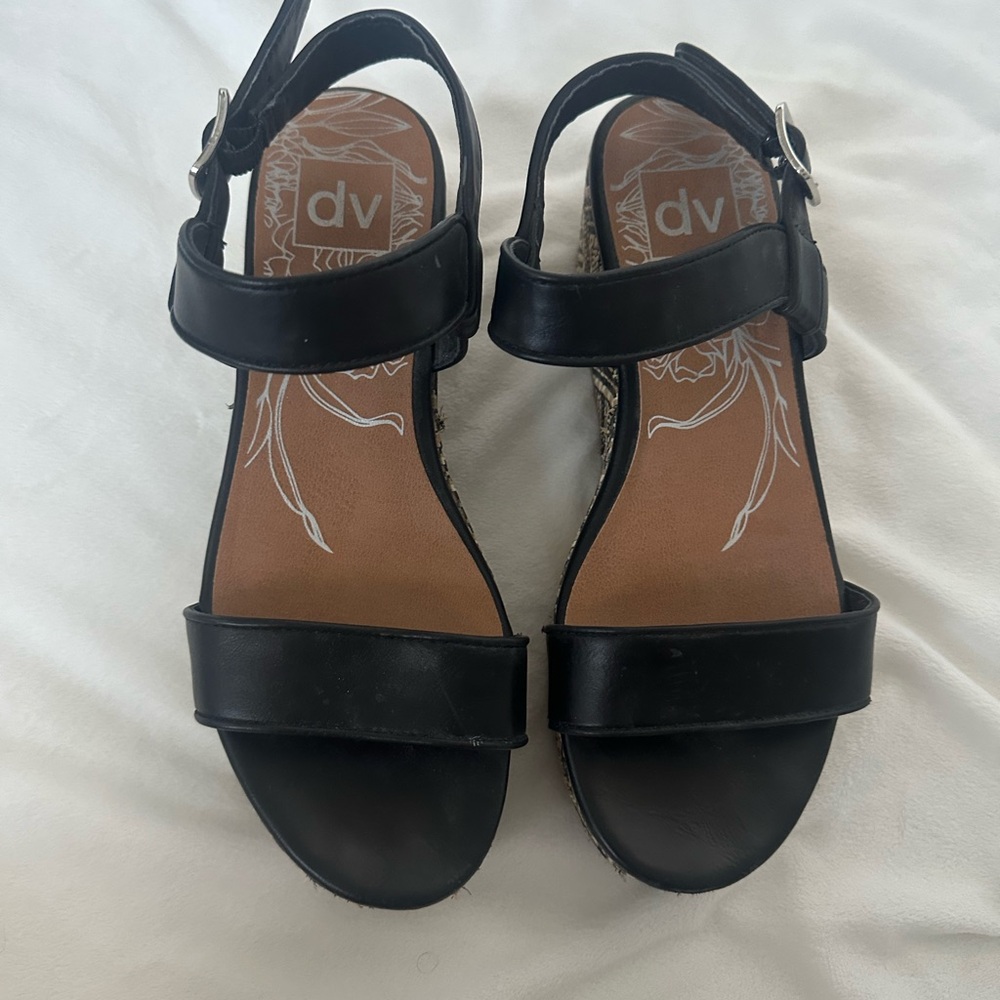 Fun Platform Sandals - Picture 2 of 4